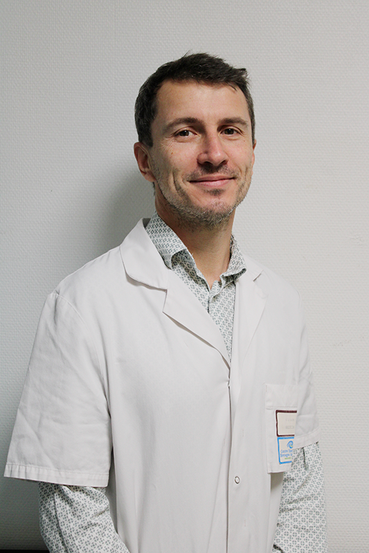 Portrait photo du Dr Le Guen, radiologue au GHBA et chef de service